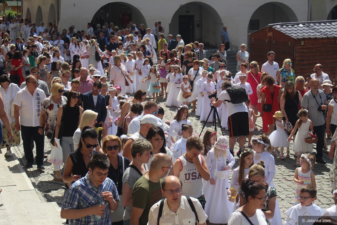 wierni-uczcili-boze-ciao-75430