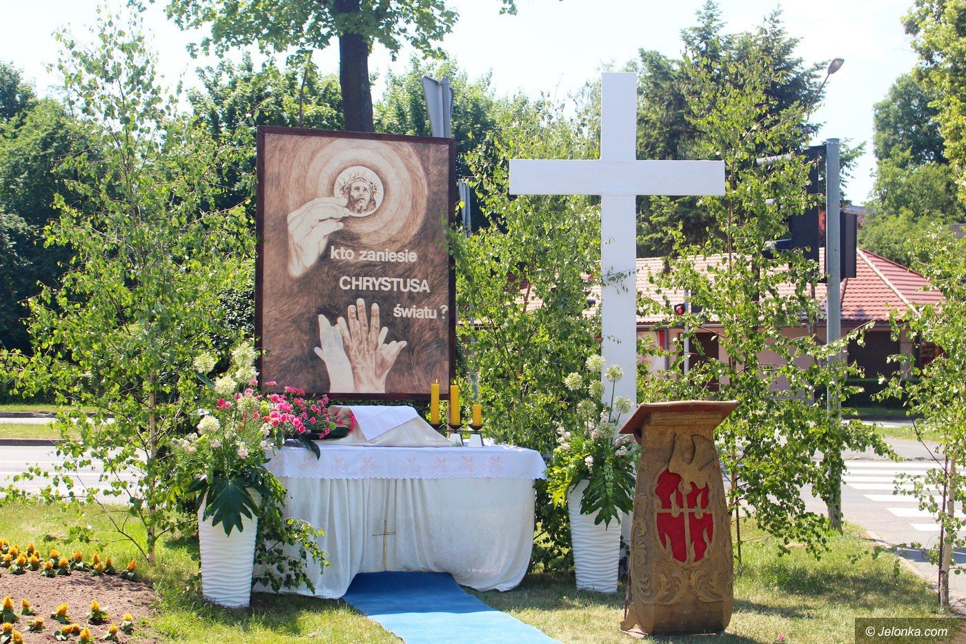 wierni-uczcili-boze-ciao-75430