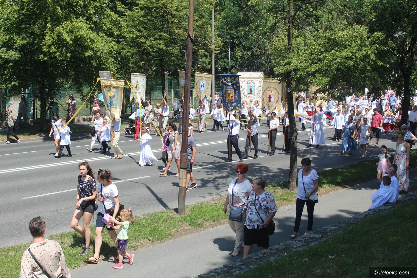 wierni-uczcili-boze-ciao-75430