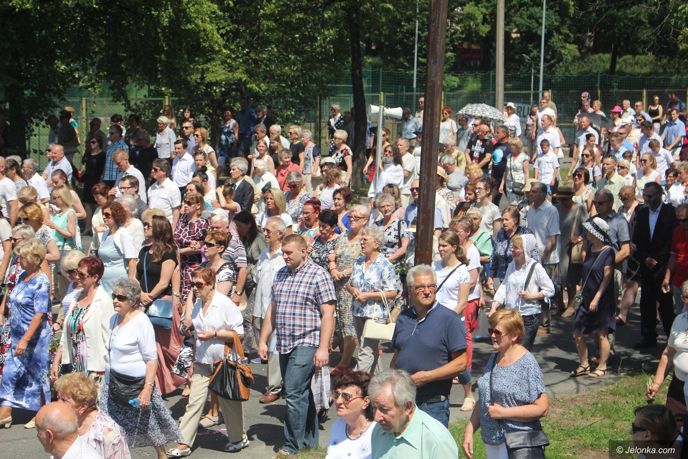 wierni-uczcili-boze-ciao-75430