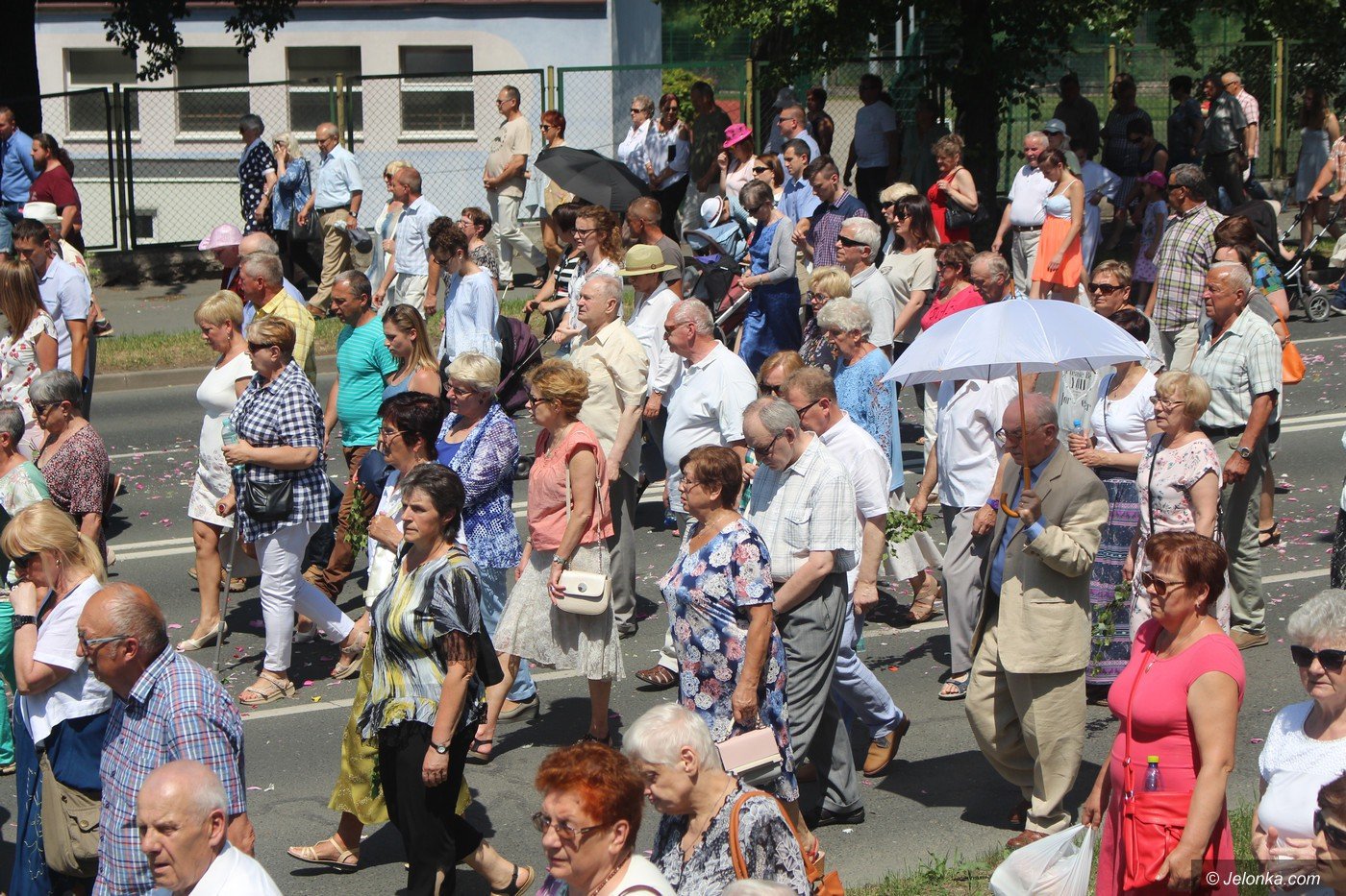 wierni-uczcili-boze-ciao-75430