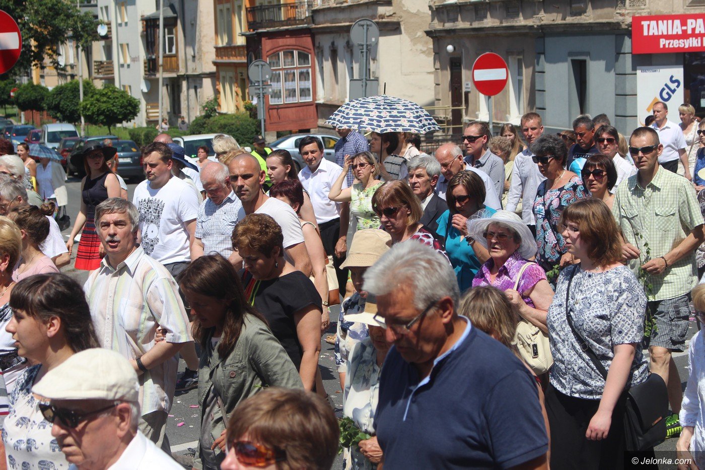 wierni-uczcili-boze-ciao-75430