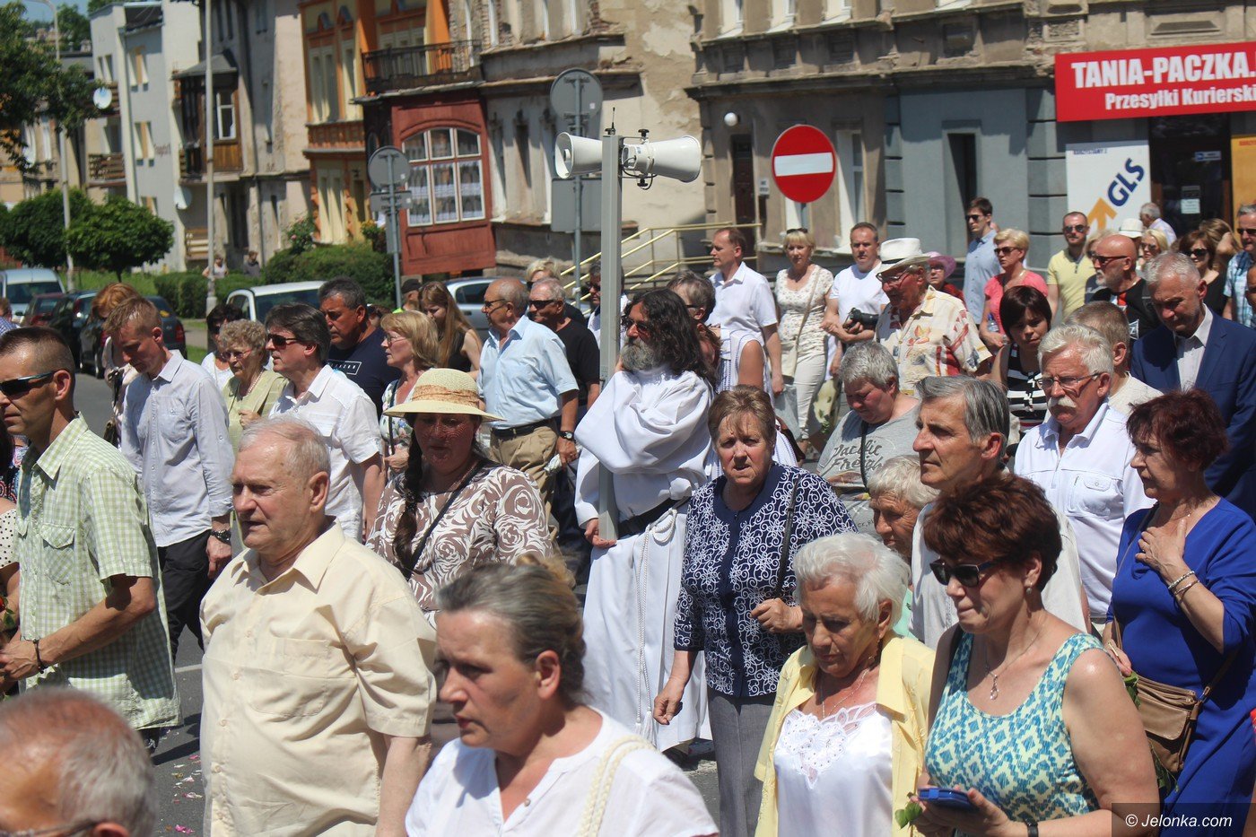 wierni-uczcili-boze-ciao-75430