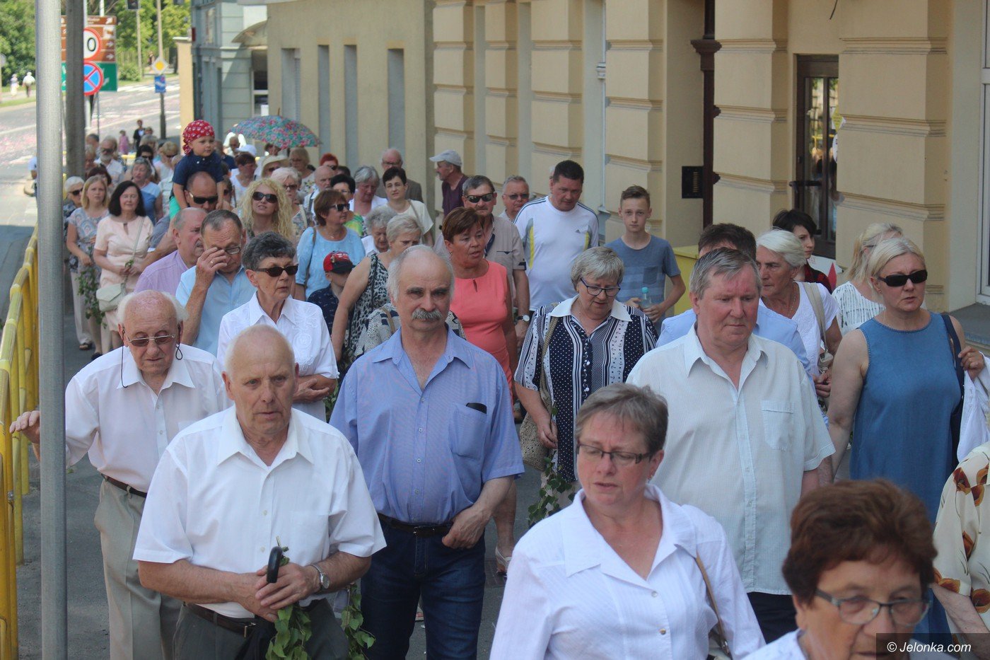 wierni-uczcili-boze-ciao-75430