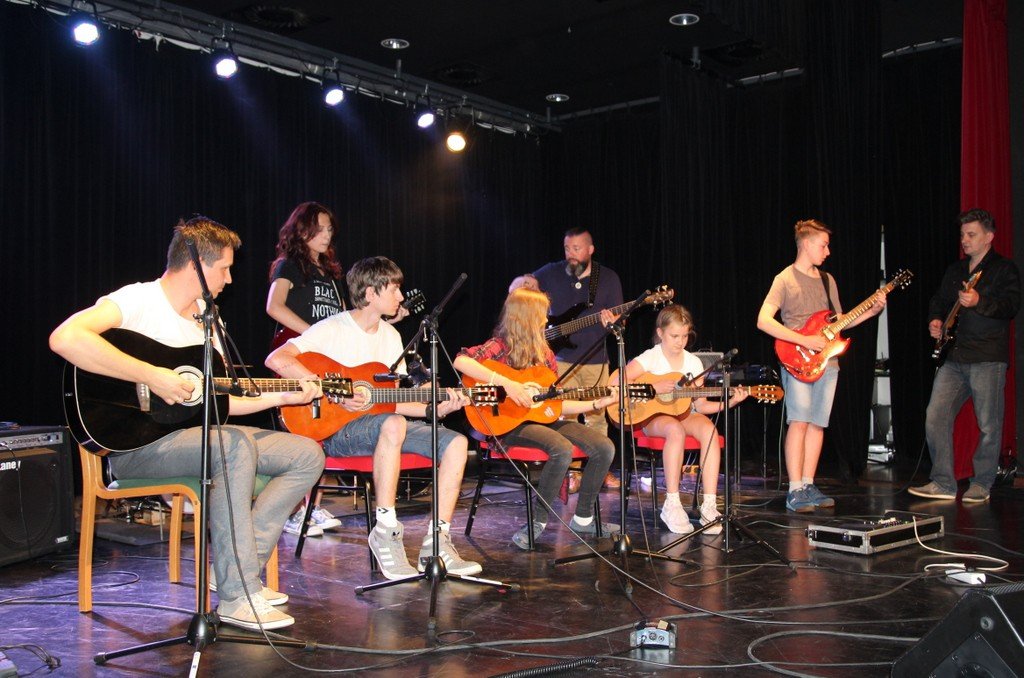 gitarowa-i-spiewajaca-wizytowka-muflona-75445