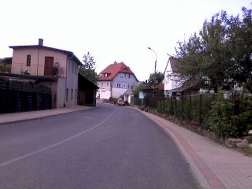 szopa-na-chodniku-75514