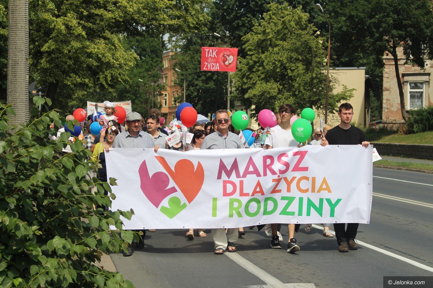 rodzinny-marsz-na-festyn-75627
