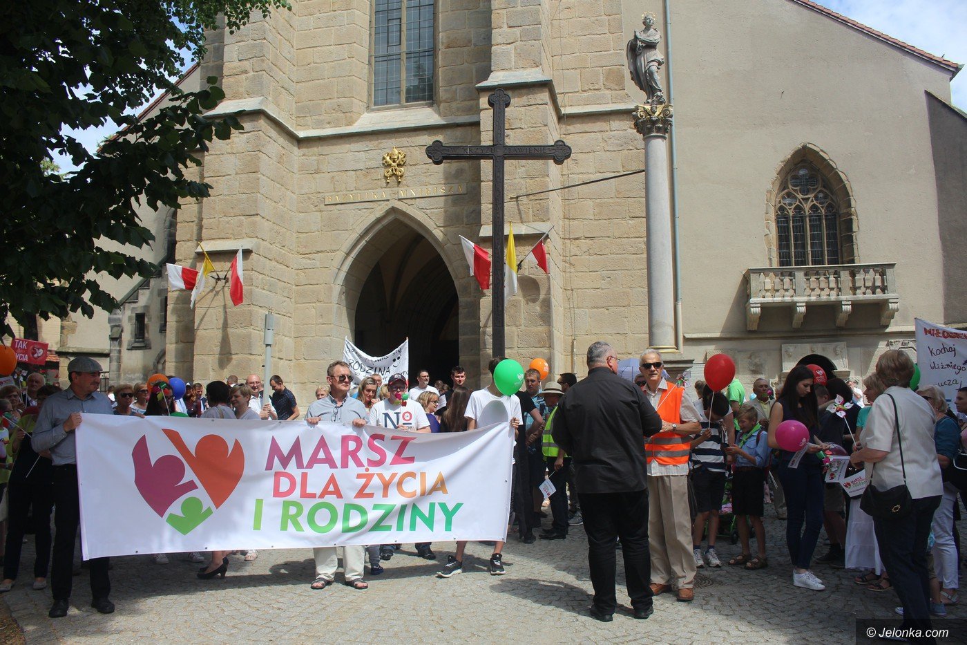 rodzinny-marsz-na-festyn-75627