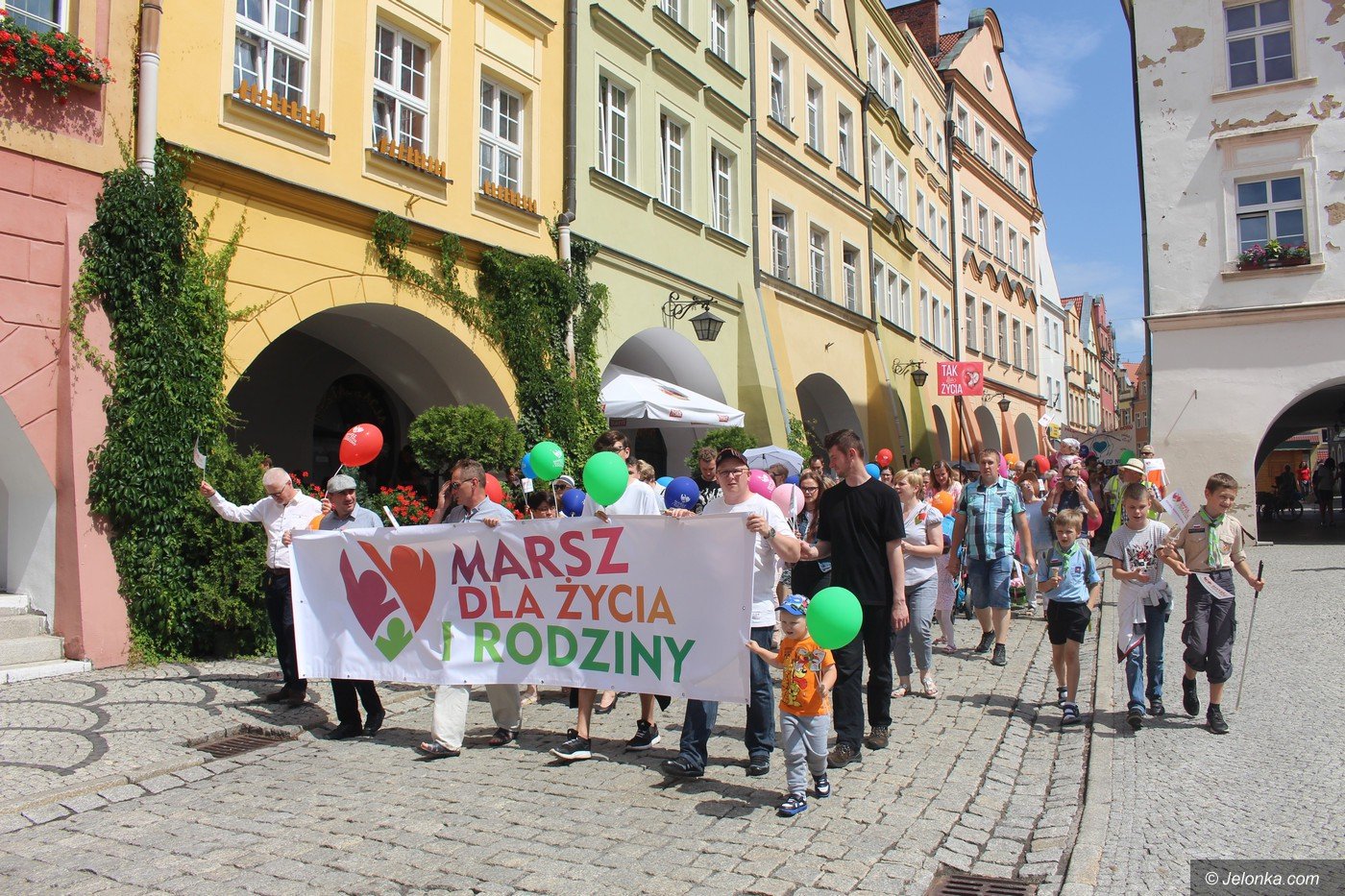 rodzinny-marsz-na-festyn-75627