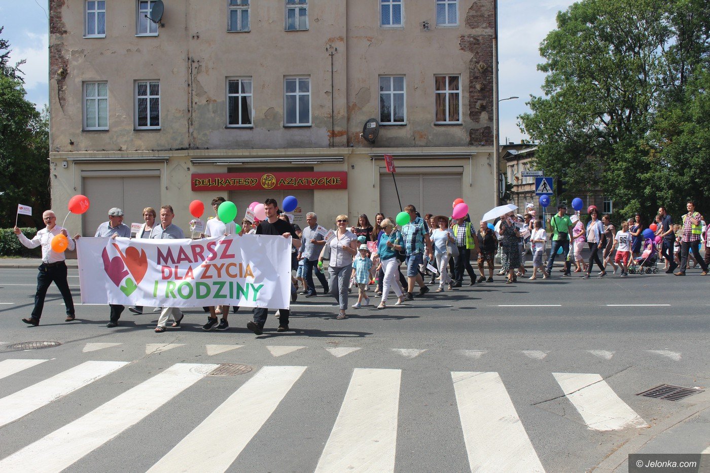 rodzinny-marsz-na-festyn-75627