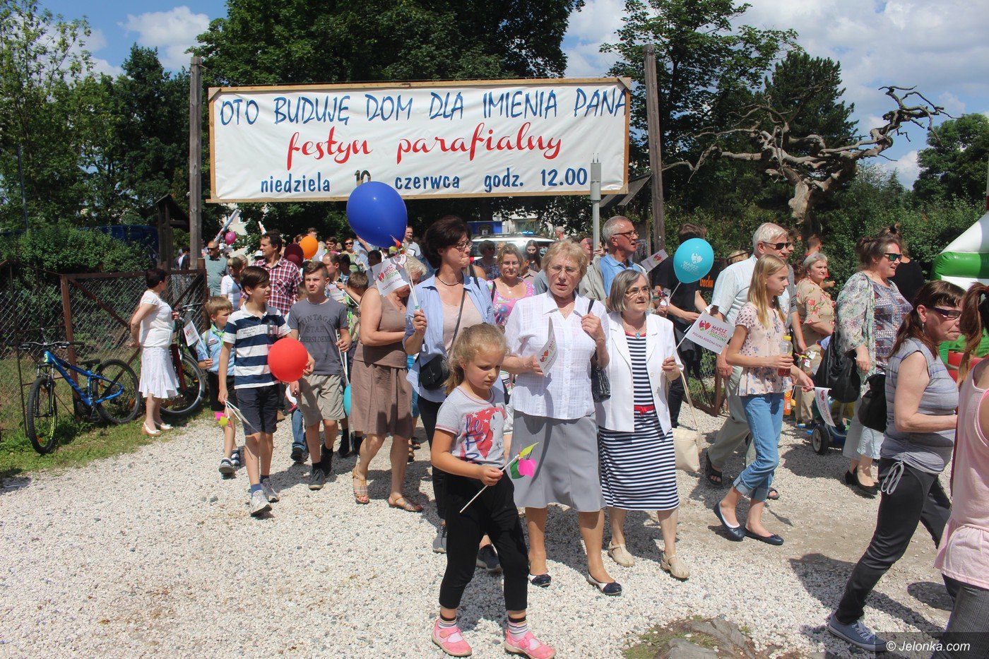 rodzinny-marsz-na-festyn-75627