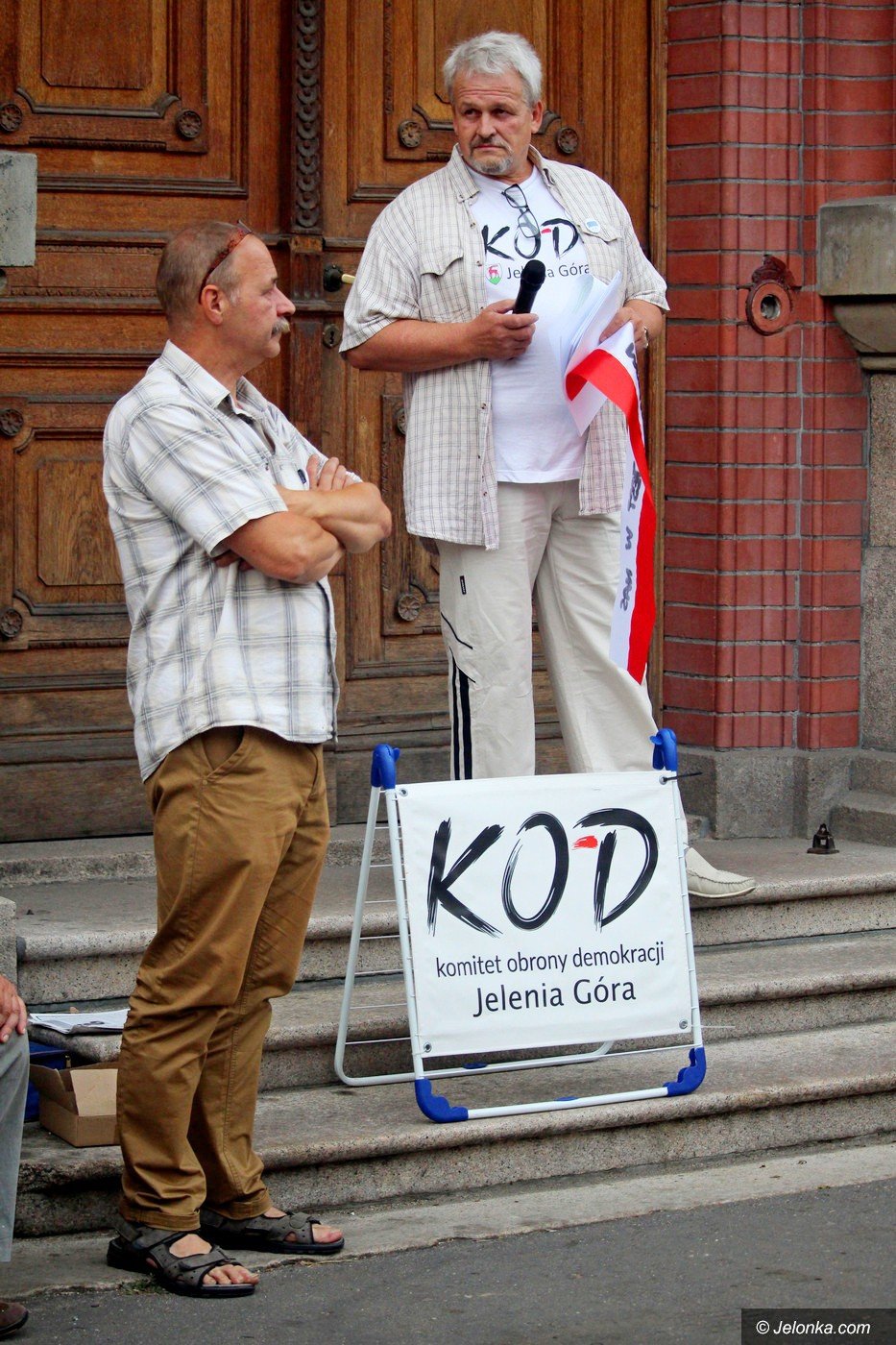 kod-ponownie-pod-sadem-75644