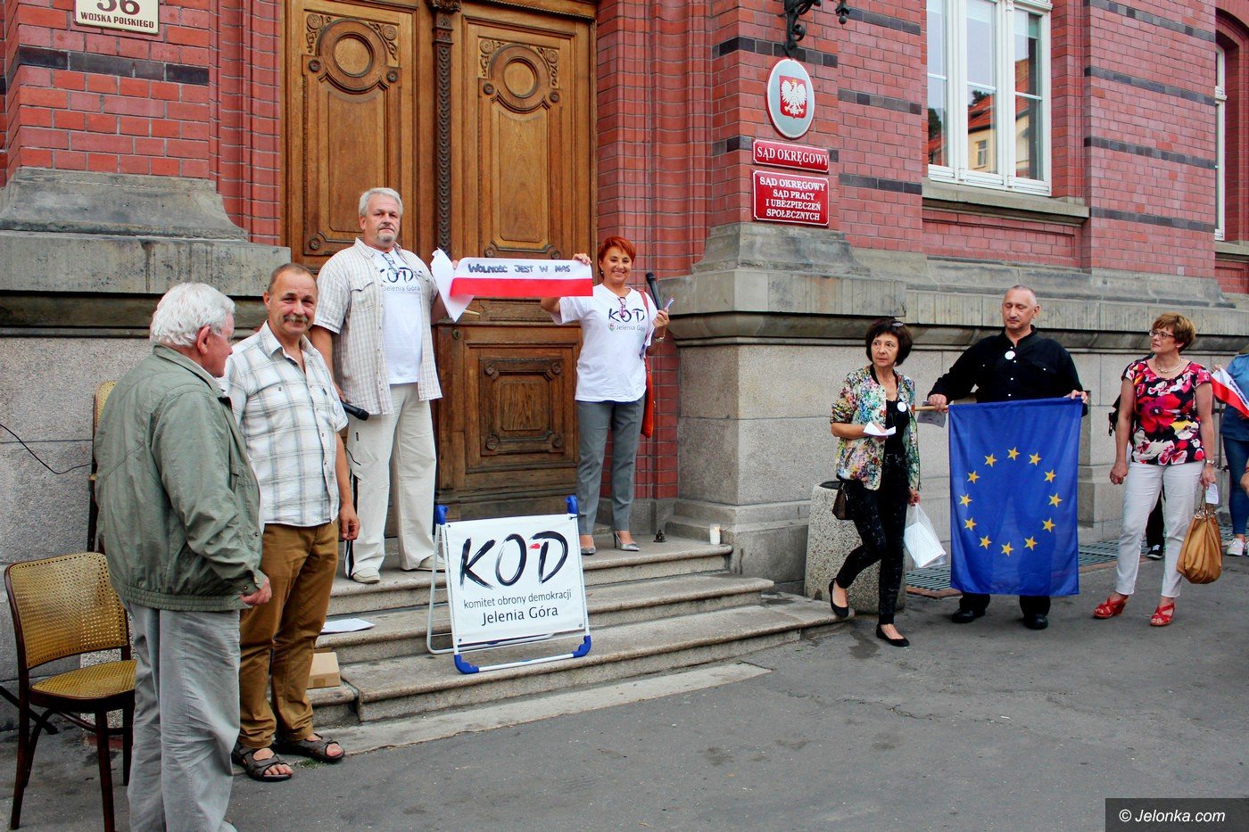 kod-ponownie-pod-sadem-75644