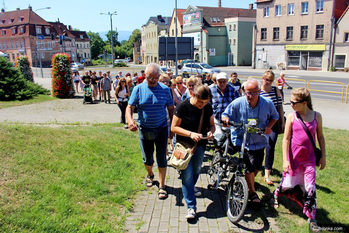 jest-zainteresowanie-zwiedzaniem-miasta-76001