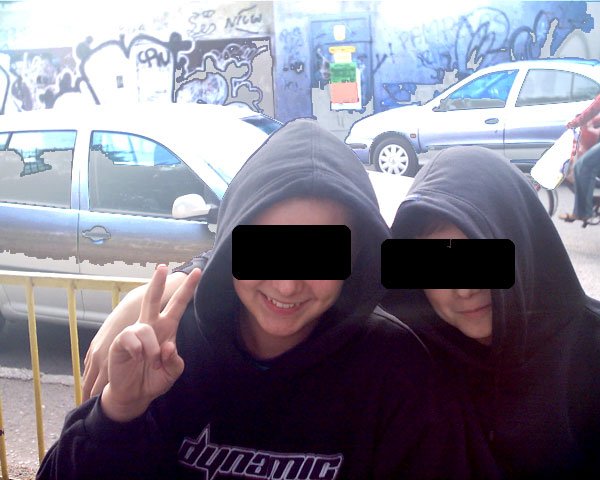 Strój blockersa (bluza z kapturem), graffiti i amerykański szpan podbijają serca coraz młodszych. Oby nie zeszli oni na przestępczą drogę.