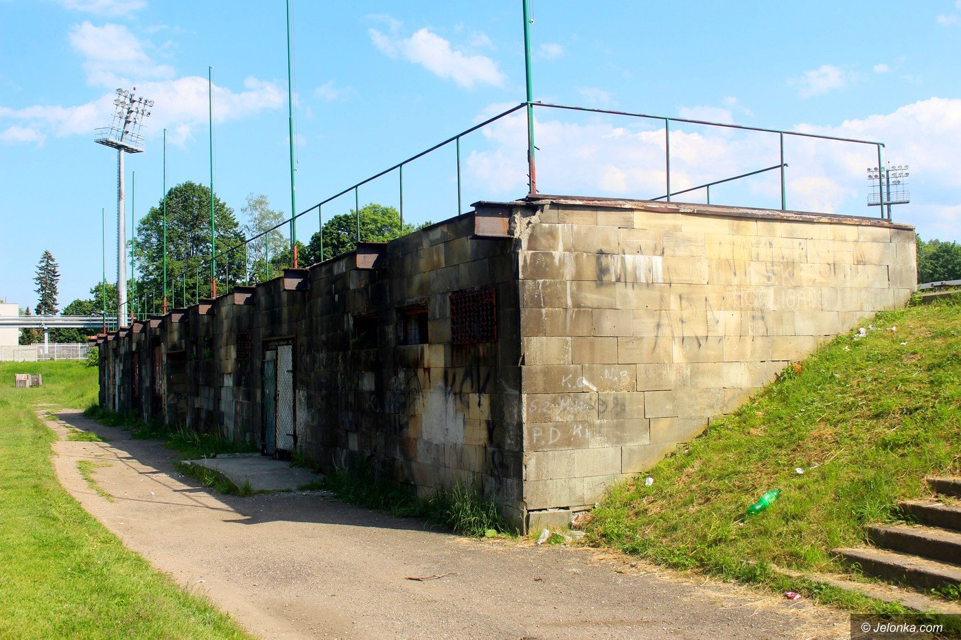 wkrotce-rozbiorka-trybuny-76067