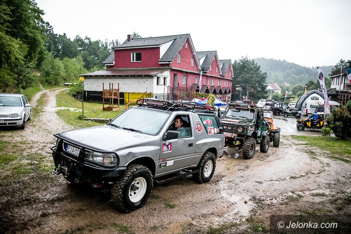 prolog-w-strugach-deszczu-76148