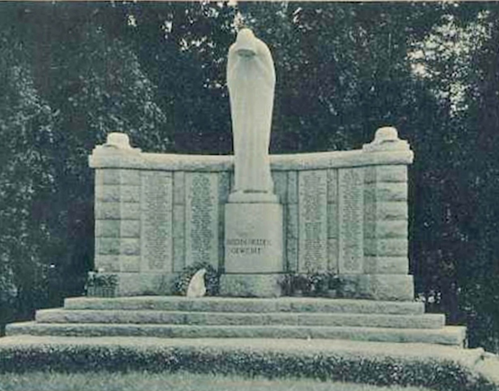 trzy-pomniki-w-jednym-miejscu-76276