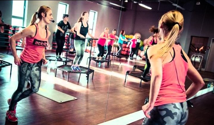 zajecia-grupowe-czy-trening-personalny-76289