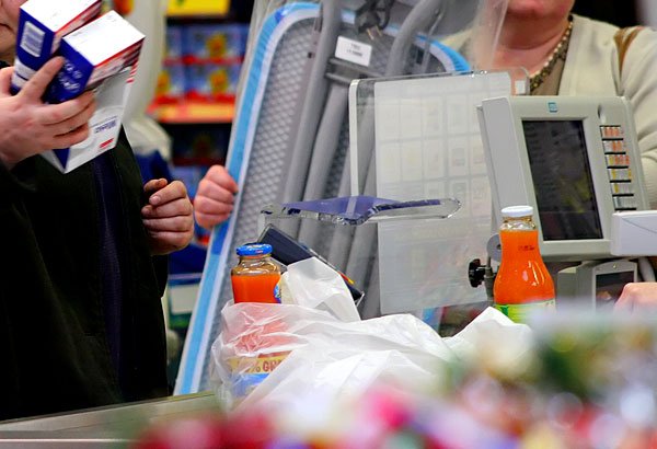 Szczególną ostrożność należy zachować w hipermarketach.