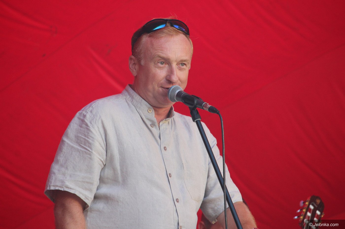 piekna-i-bestia-na-placu-ratuszowym-76390
