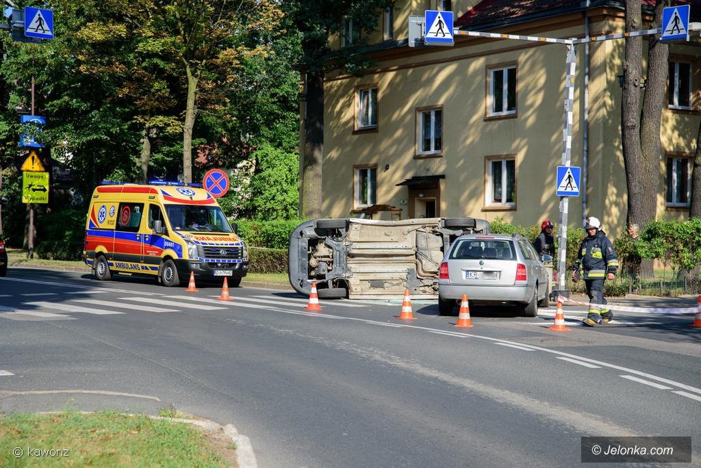 zderzenie-furgonu-pocztowego-i-skody-76407