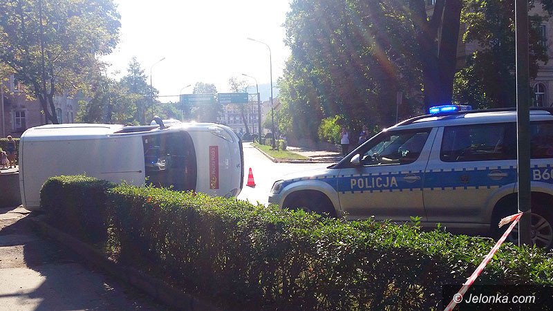 zderzenie-furgonu-pocztowego-i-skody-76407