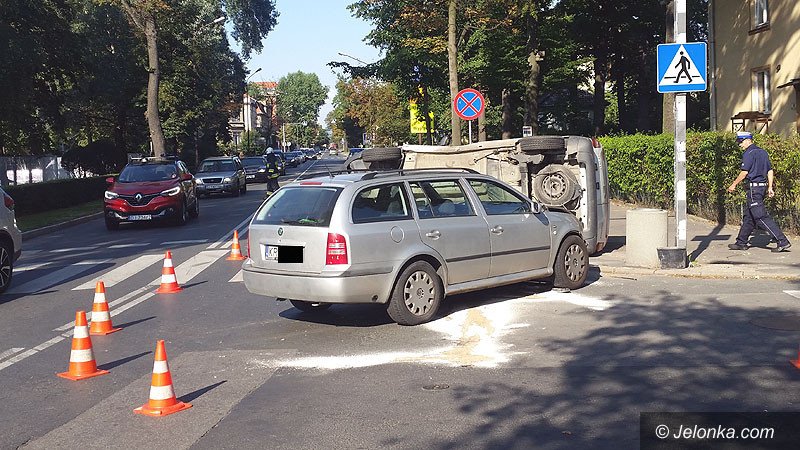 zderzenie-furgonu-pocztowego-i-skody-76407