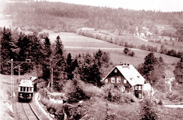 Za niemieckich czasów do Szklarskiej Poręby jeździły pociągi elektryczne, a czas przejazdu nie przekraczał 40 minut.