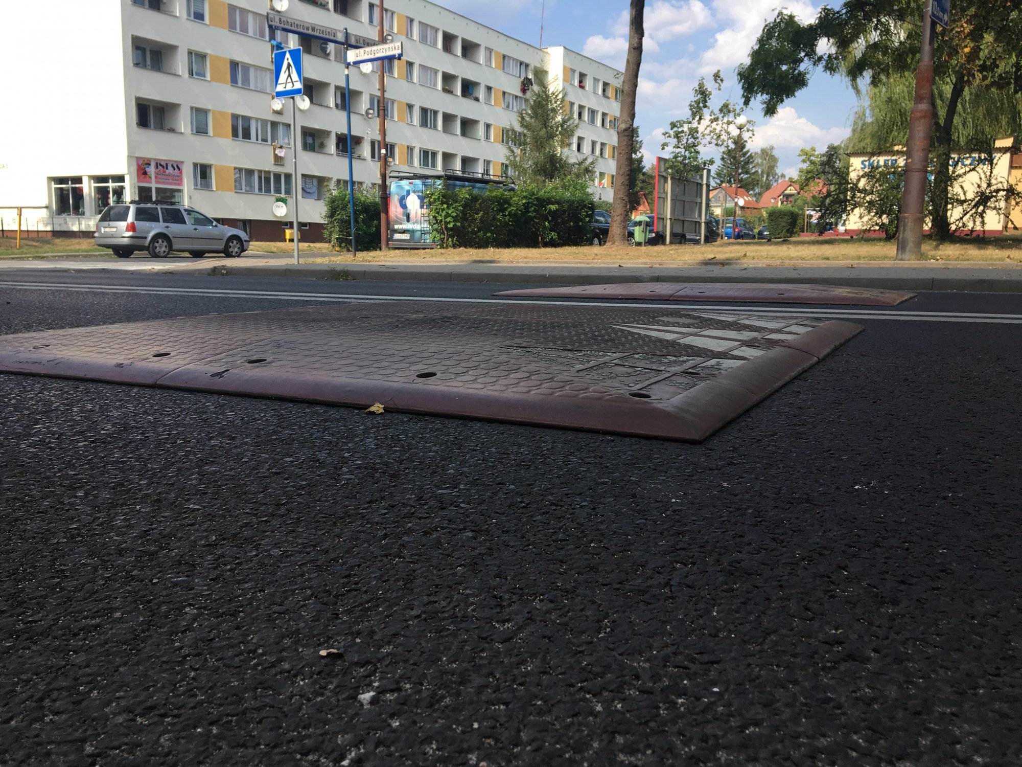 zodzieje-chcieli-ukrasc-spowalniacze-76754