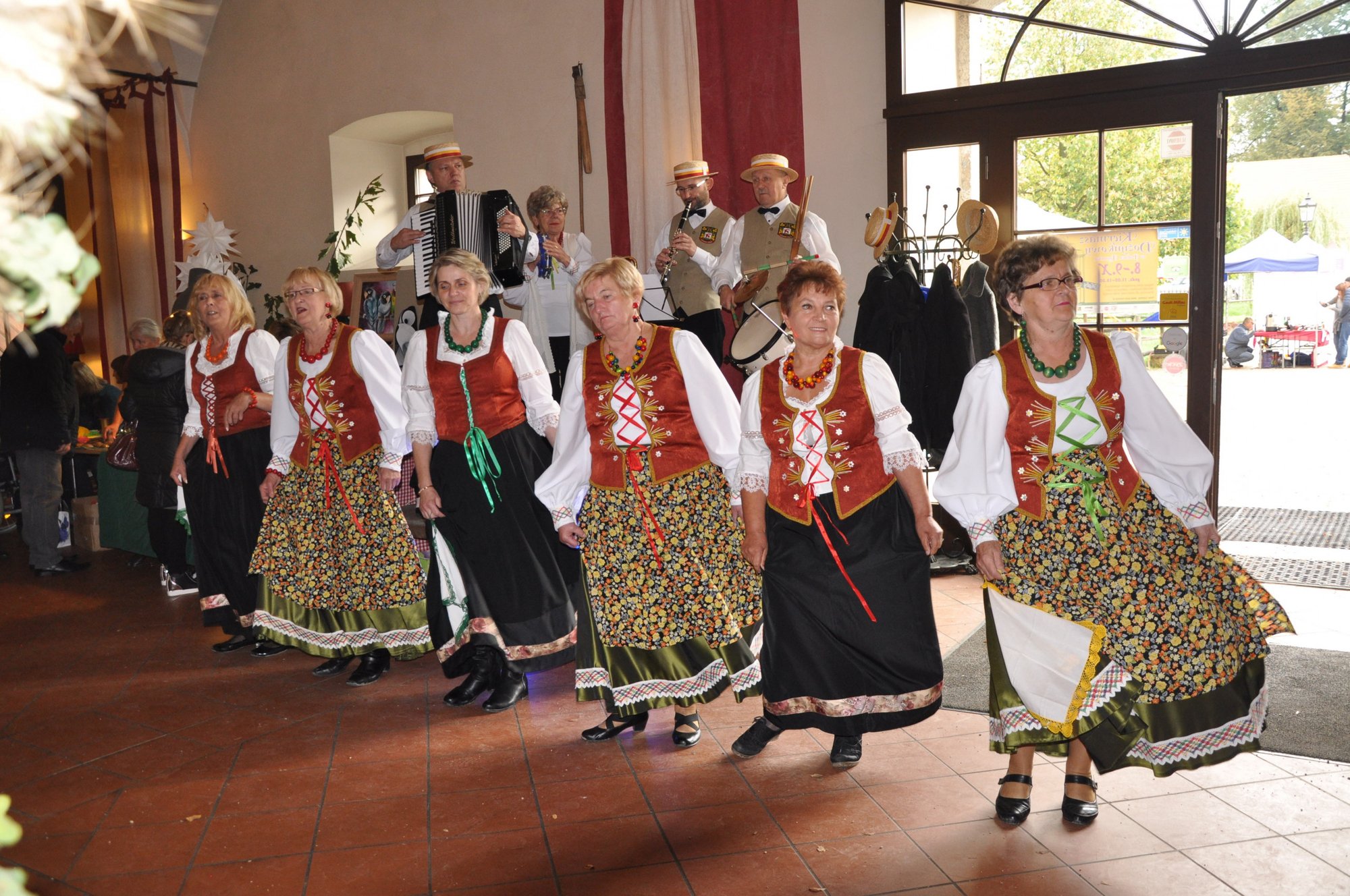 ostatni-juz-letni-koncert-w-parku-76773