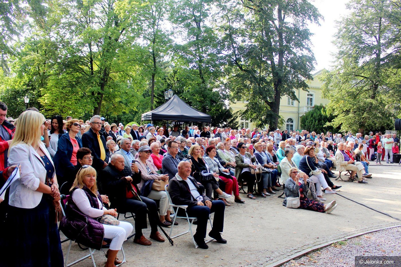 pojedynek-muzyczny-na-dwoch-scenach-76804