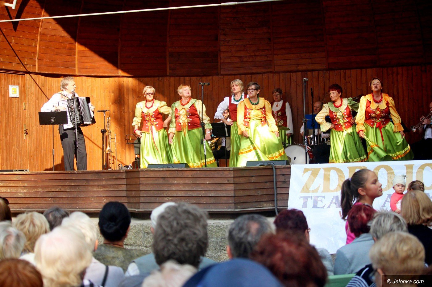 pojedynek-muzyczny-na-dwoch-scenach-76804
