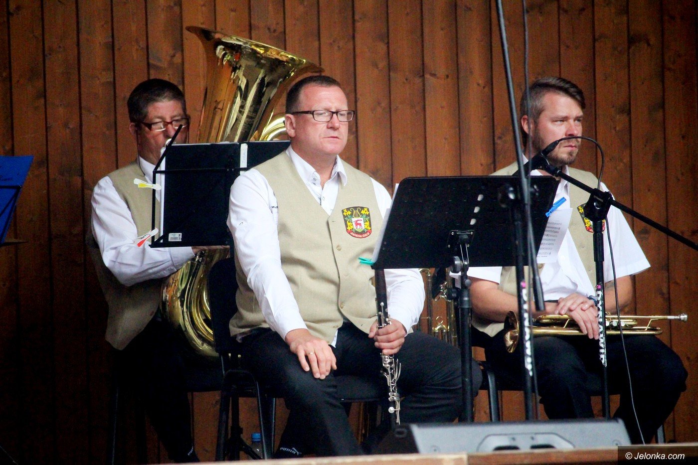 pojedynek-muzyczny-na-dwoch-scenach-76804