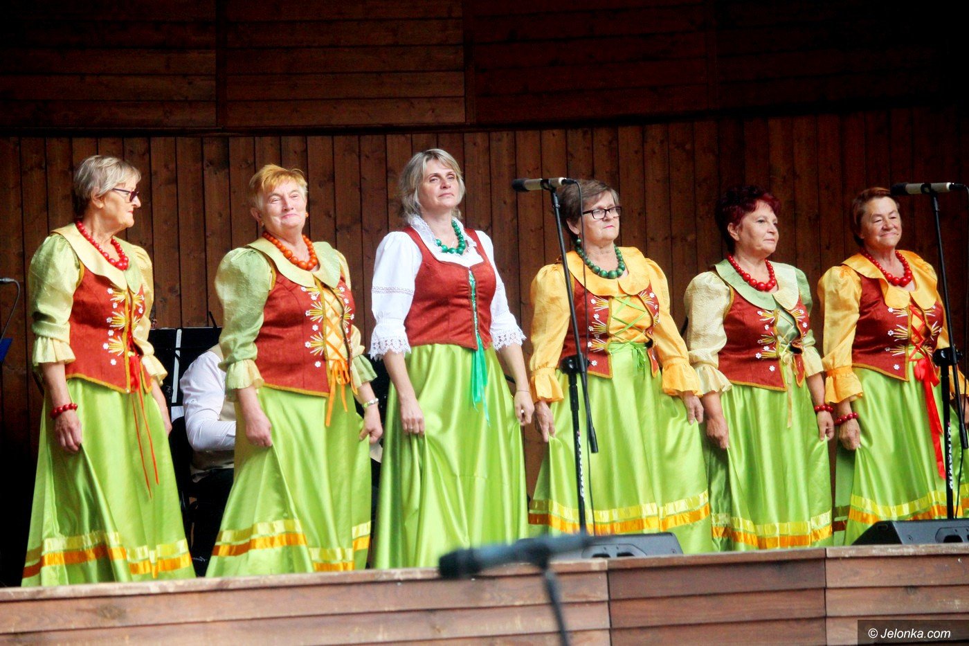 pojedynek-muzyczny-na-dwoch-scenach-76804