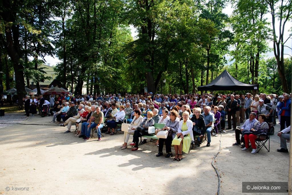 pojedynek-muzyczny-na-dwoch-scenach-76804