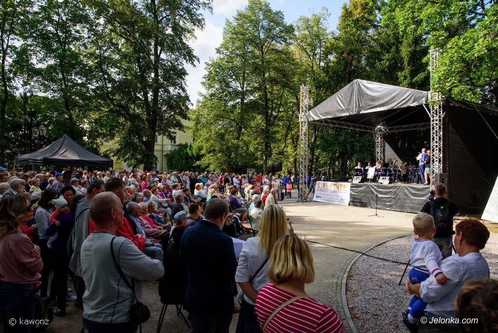 pojedynek-muzyczny-na-dwoch-scenach-76804