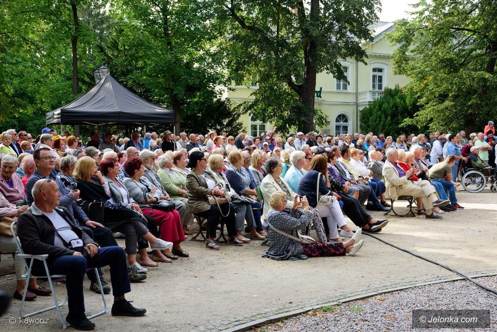 pojedynek-muzyczny-na-dwoch-scenach-76804
