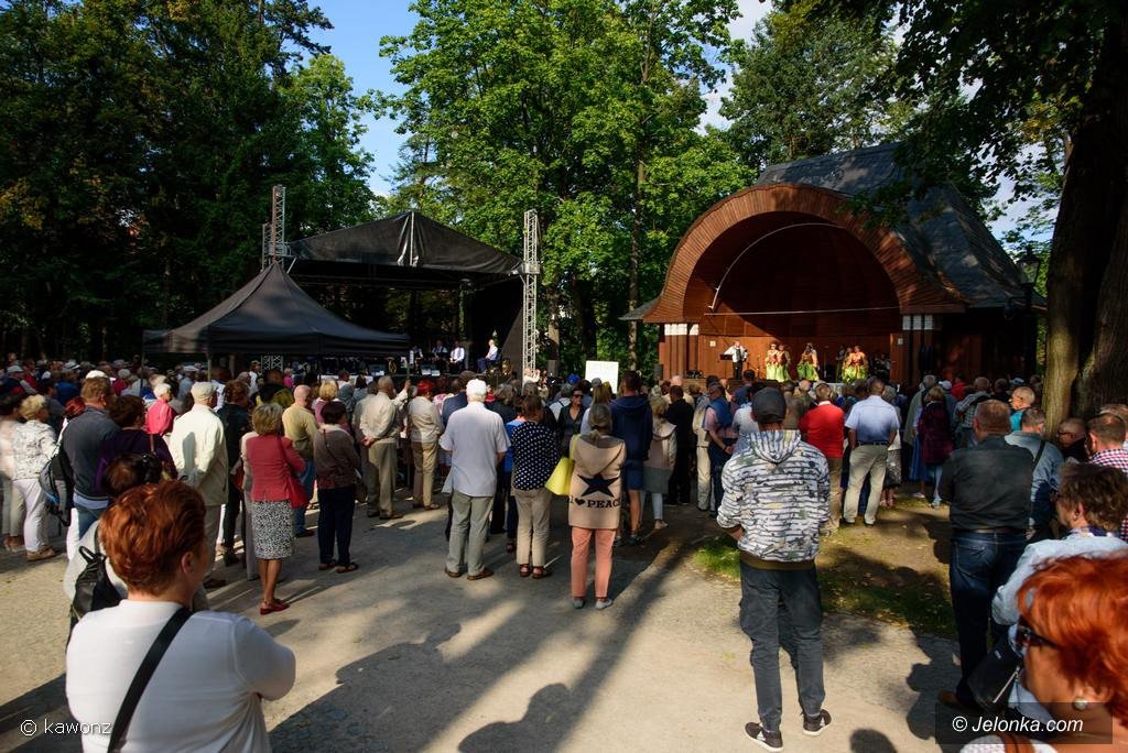 pojedynek-muzyczny-na-dwoch-scenach-76804