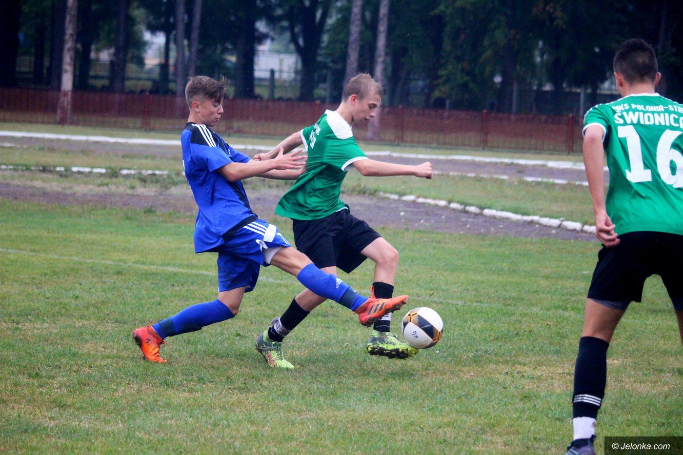 pojedynek-w-deszczu-dla-biaoniebieskich-76885