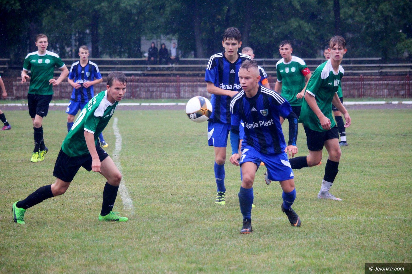 pojedynek-w-deszczu-dla-biaoniebieskich-76885
