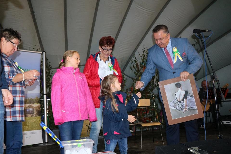 dozynki-gminne-w-karpnikach-76913