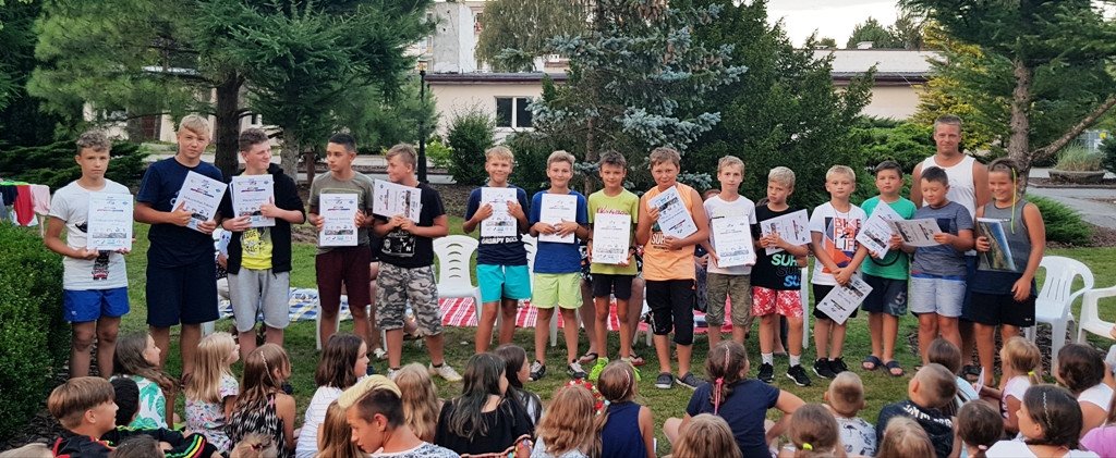 z-dwojka-na-kolonie-do-sonecznych-dabek-76971