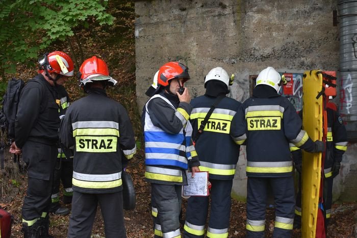 akcja-w-podziemiach-76985