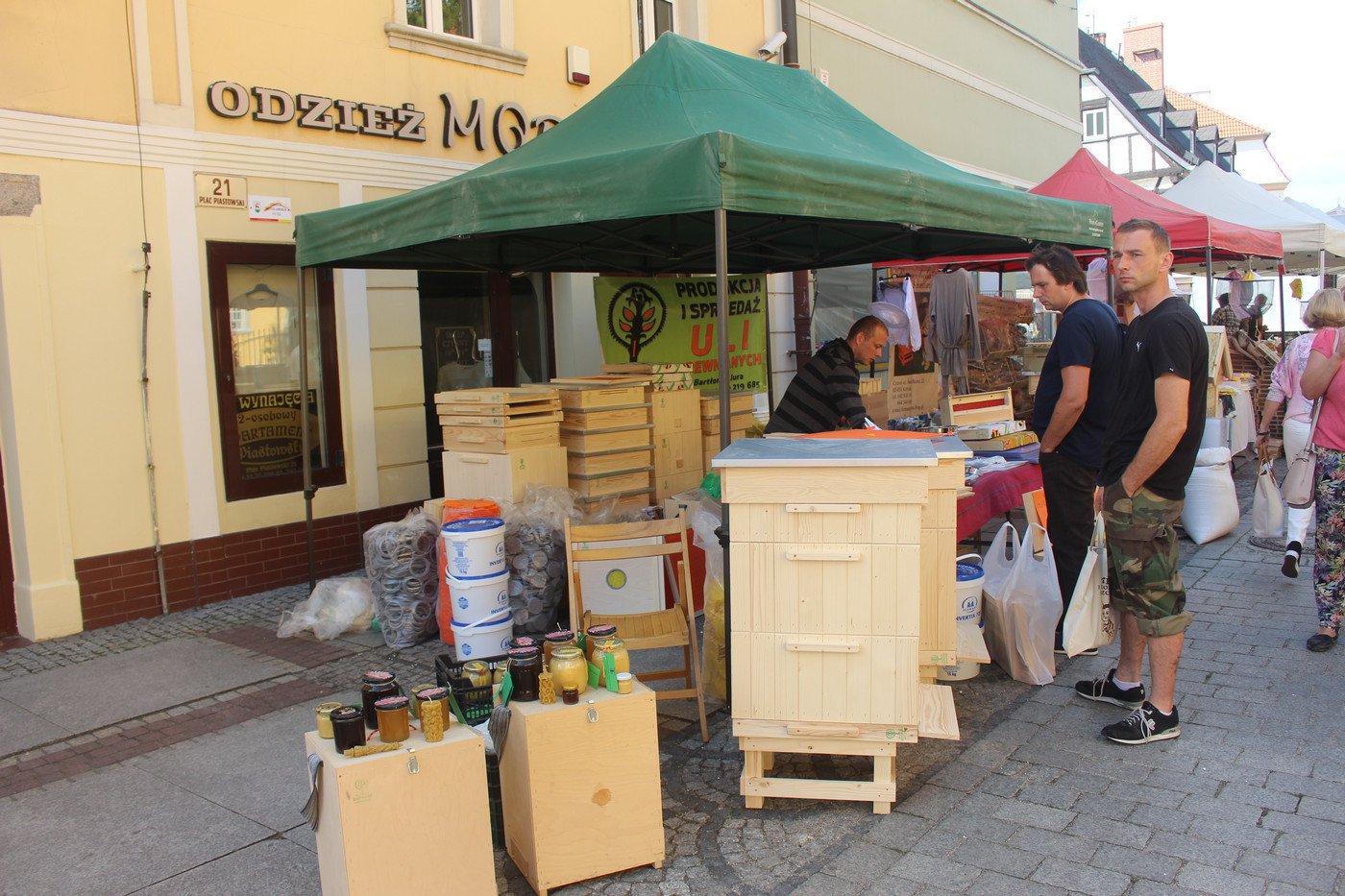 cieplice-miodem-pynace-77010