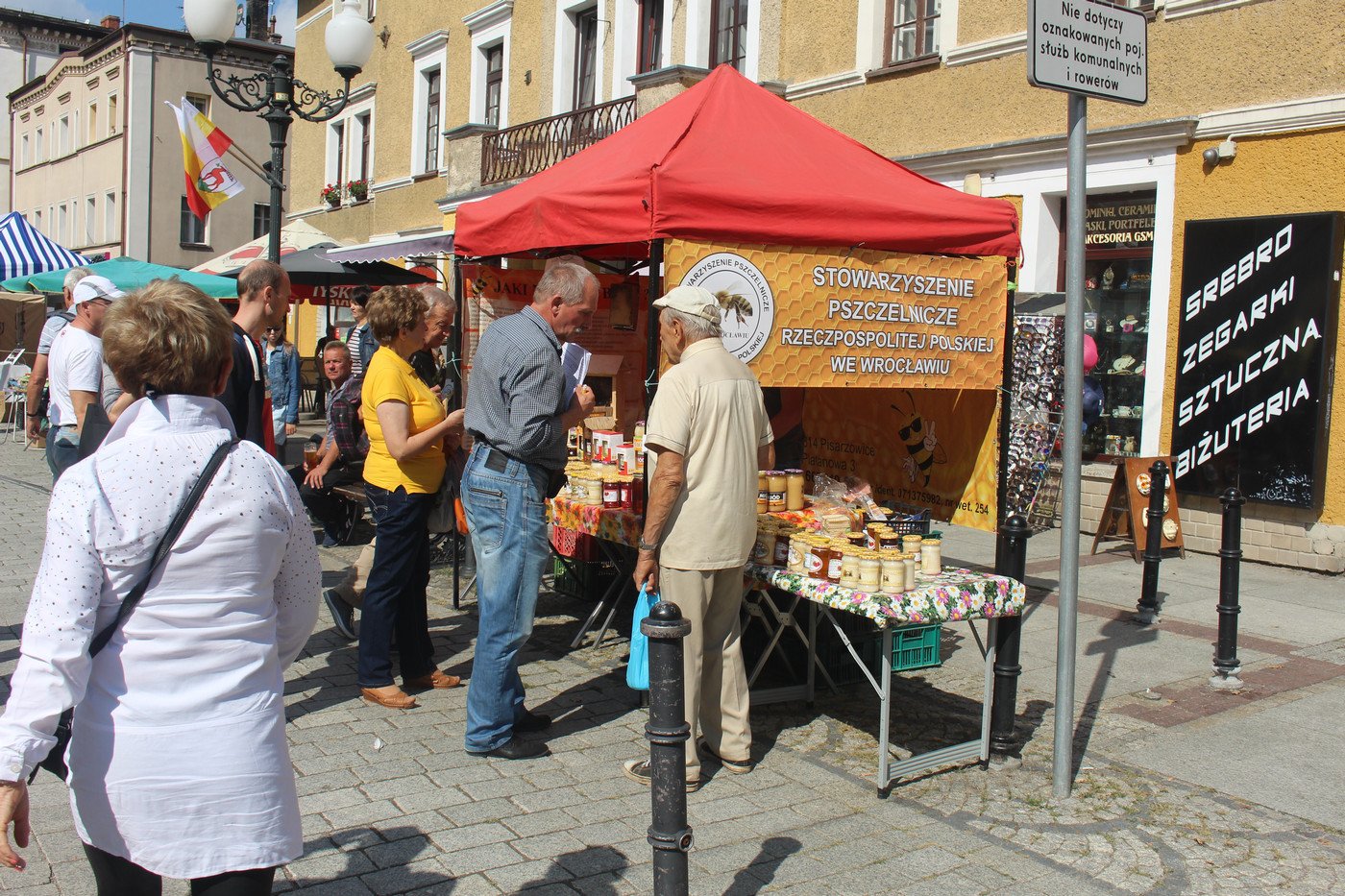 cieplice-miodem-pynace-77010