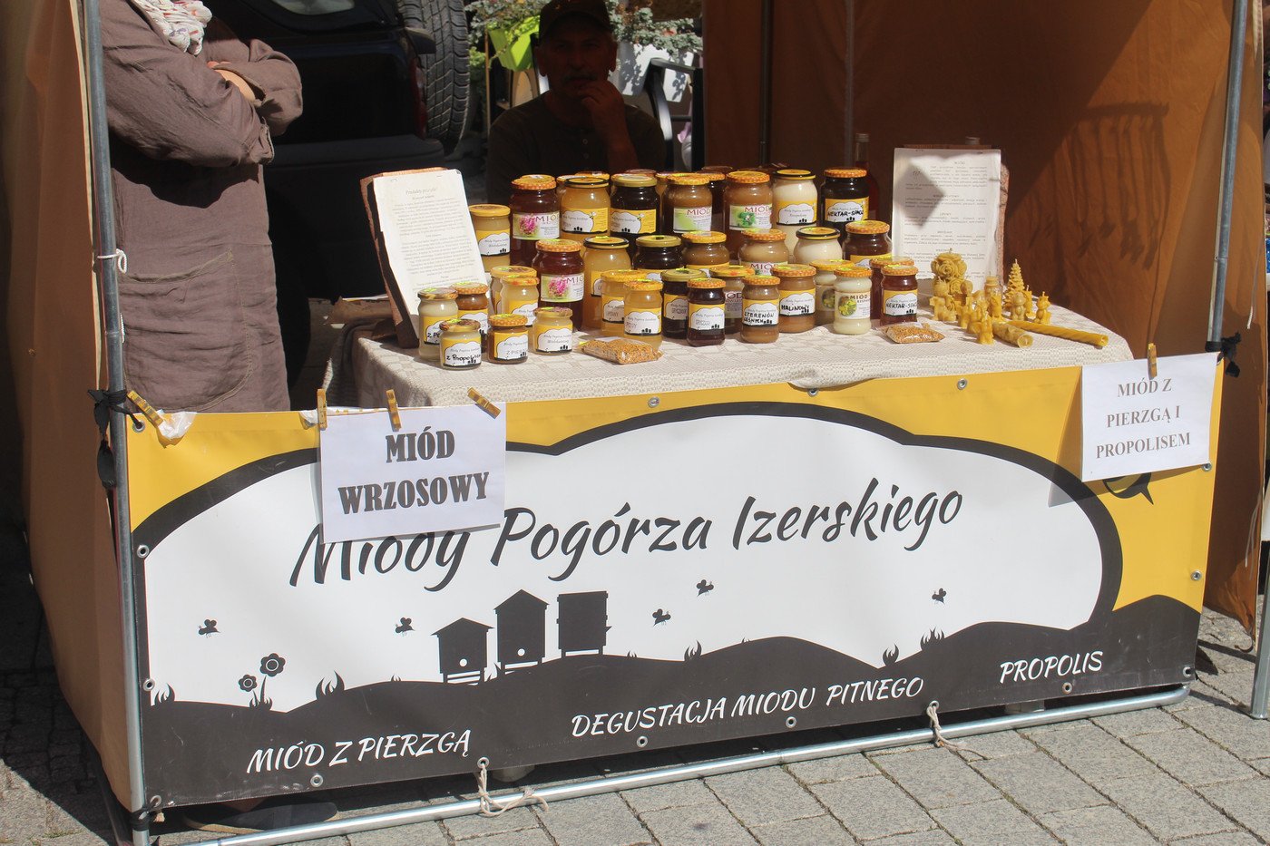 cieplice-miodem-pynace-77010