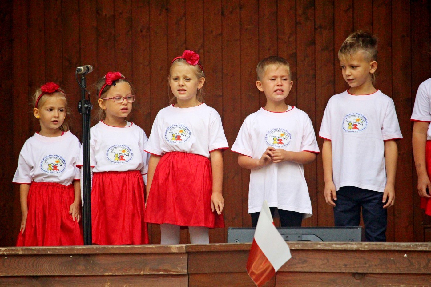 narodowe-spiewanie-dla-niepodlegej-77016