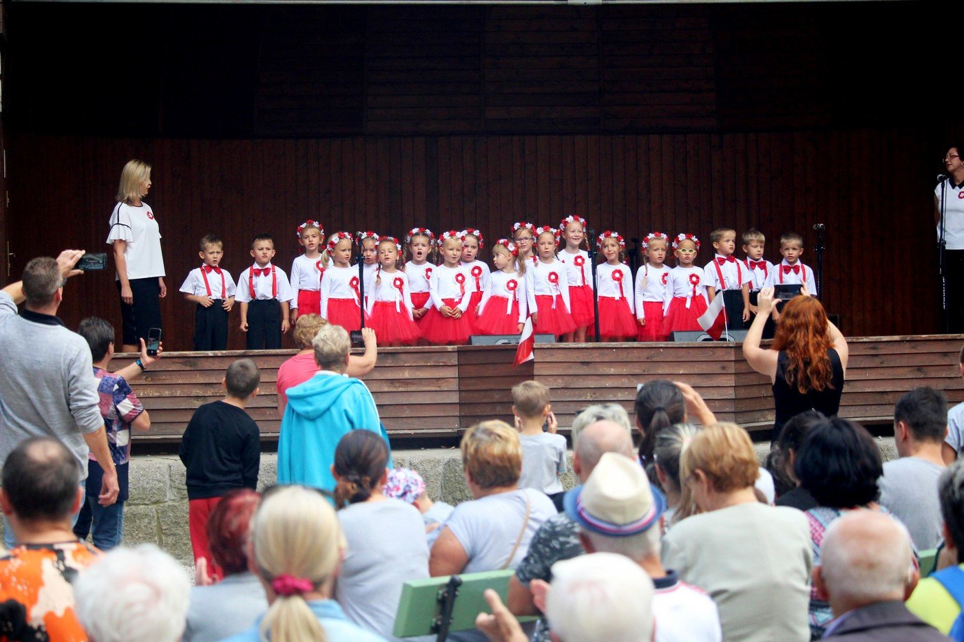 narodowe-spiewanie-dla-niepodlegej-77016