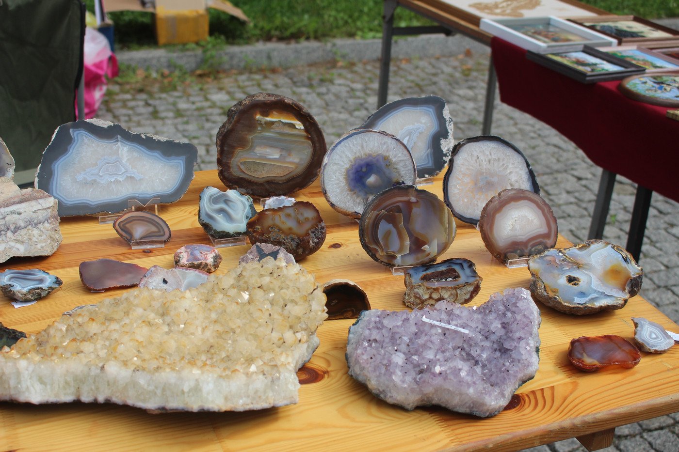 ogladali-i-kupowali-mineray-77019